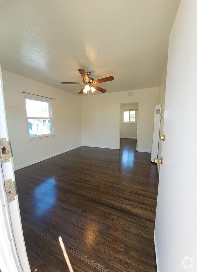 Building Photo - Recently renovated cottage in City Heights! Rental