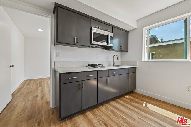 Photo - 219 E 87th St