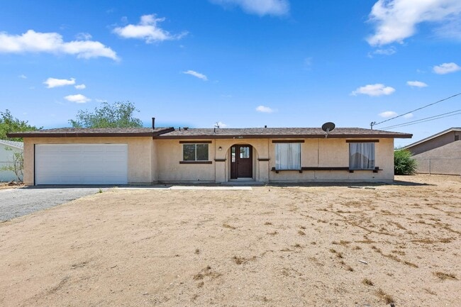 Building Photo - 15073 Mojave St Rental
