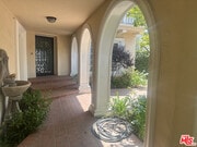 Photo - 320 S McCarty Dr House