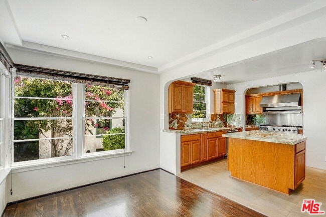 Photo - 2128 Ashland Ave