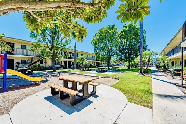 Building Photo - 391 Emerald Ave Unit 12