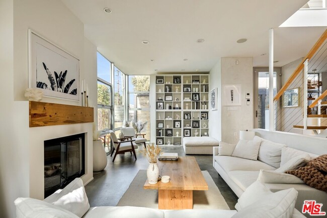 Photo - 844 California Ave