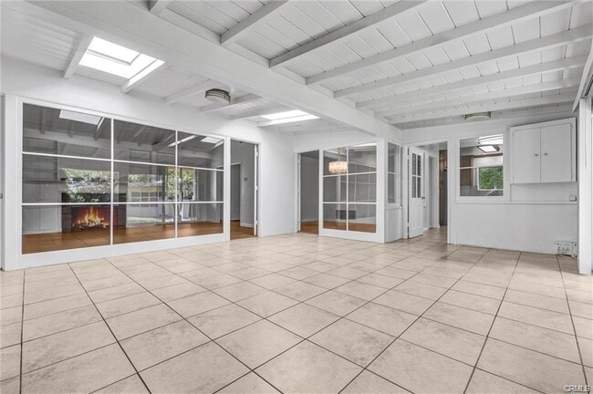 Photo - 2976 Lombardy Rd