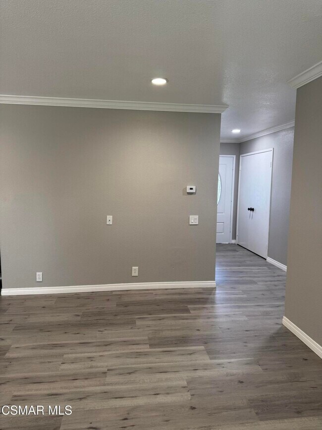 Photo - 1694 Regent St