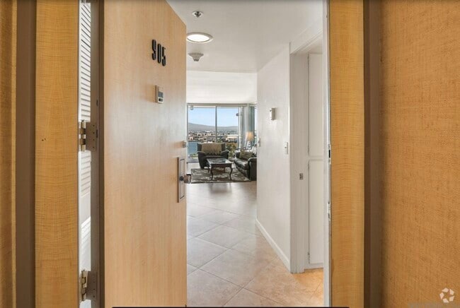 Building Photo - 1820 Avenida Del Mundo Unit 905 Rental