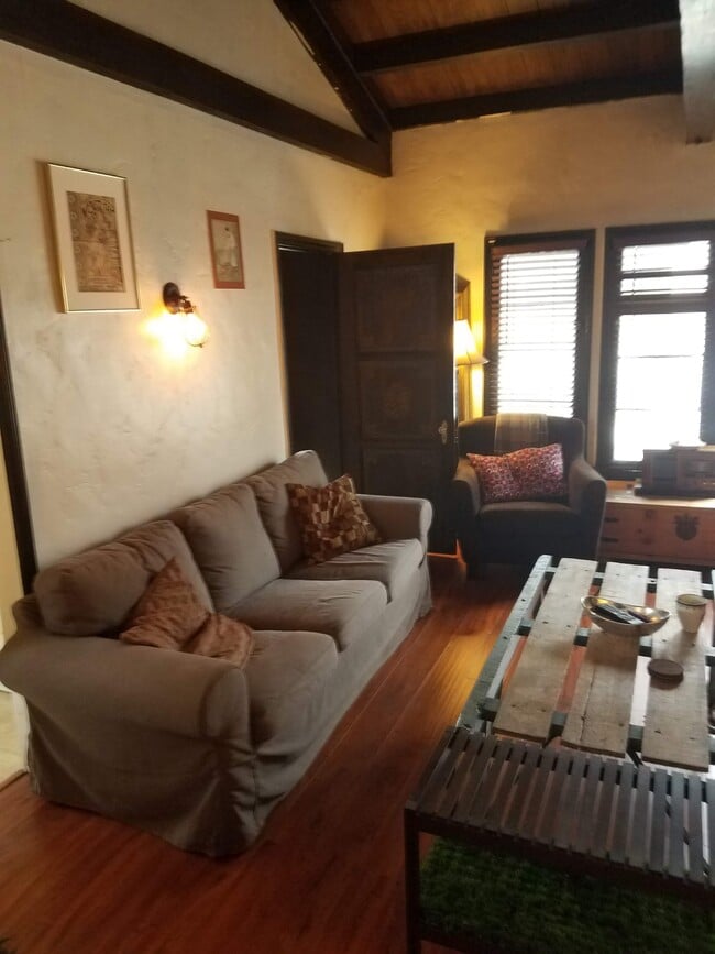 Photo - 1847 S Rimpau Blvd Unit 1847