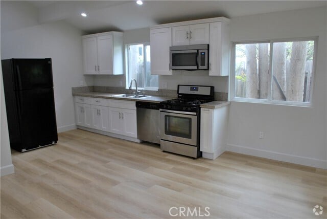 Building Photo - 7053 Corbin Ave Rental