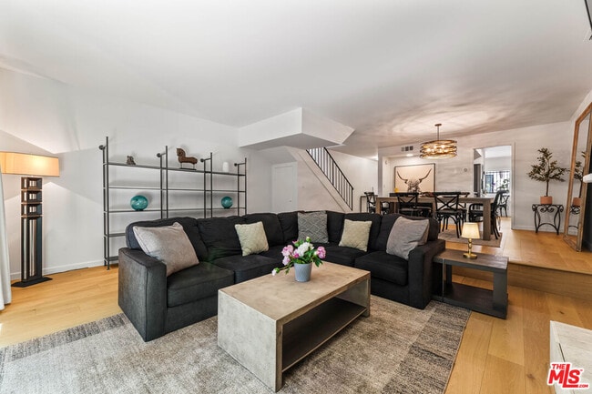 Building Photo - 10600 Holman Ave Unit 11