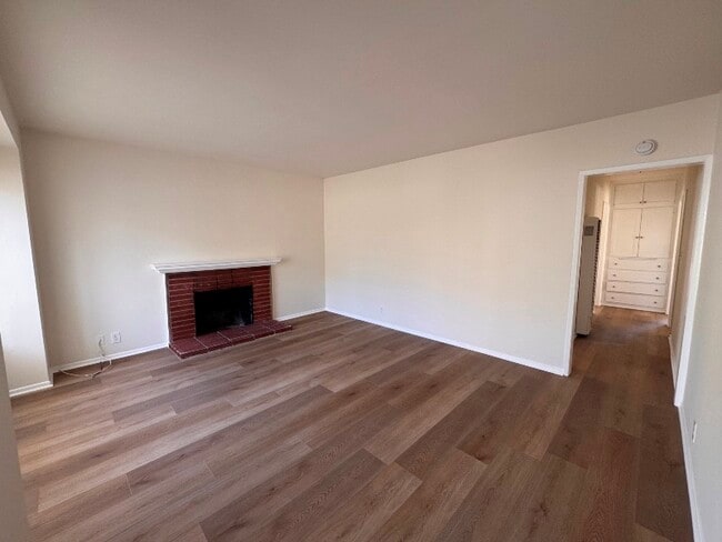 Photo - 2412 N Poinsettia Ave