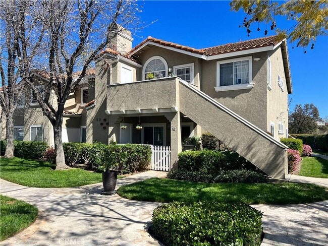 Building Photo - 2 Bed, 2 Bath upper end unit in Beautiful Rancho Santa Margarita