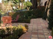 Photo - 1122 S Hayworth Ave