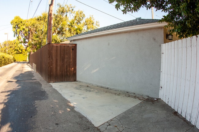 Photo - 4178 Nagle Ave