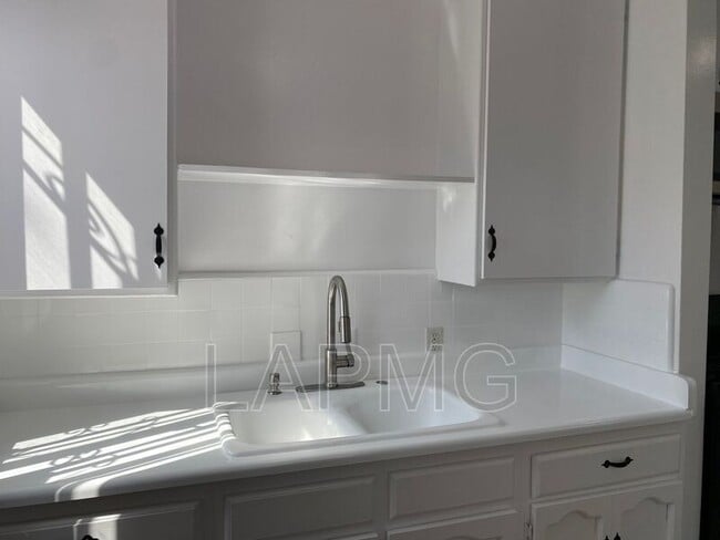 Photo - 4080-4084 Leimert Blvd