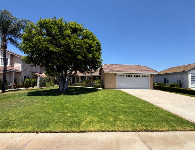 Building Photo - 3165 Weatherby Dr
