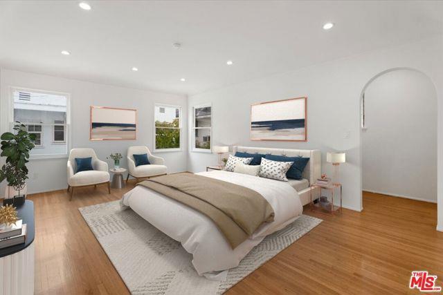 Photo - 205 S Reeves Dr