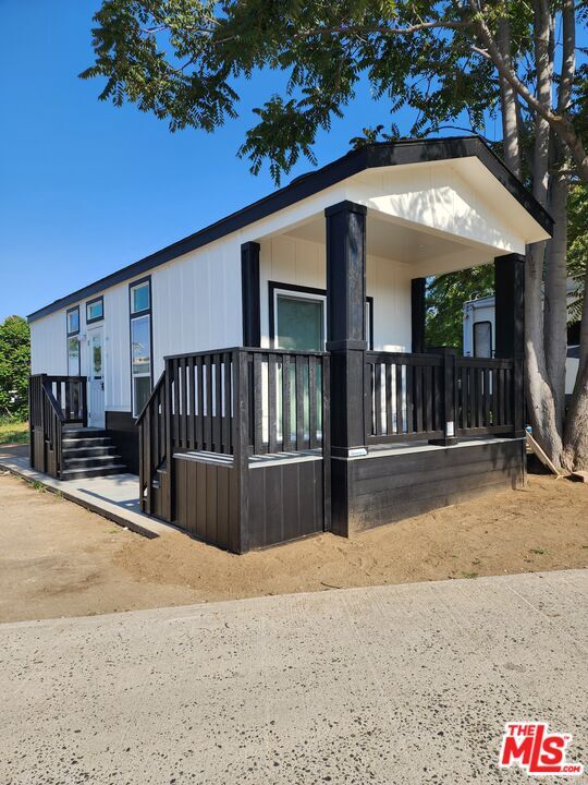 Photo - 17650 Grand Ave