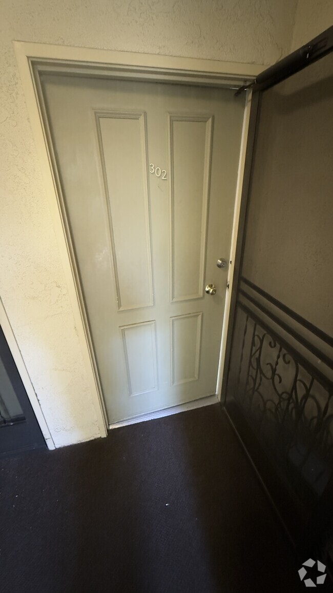 Building Photo - 420 Redondo Ave Rental