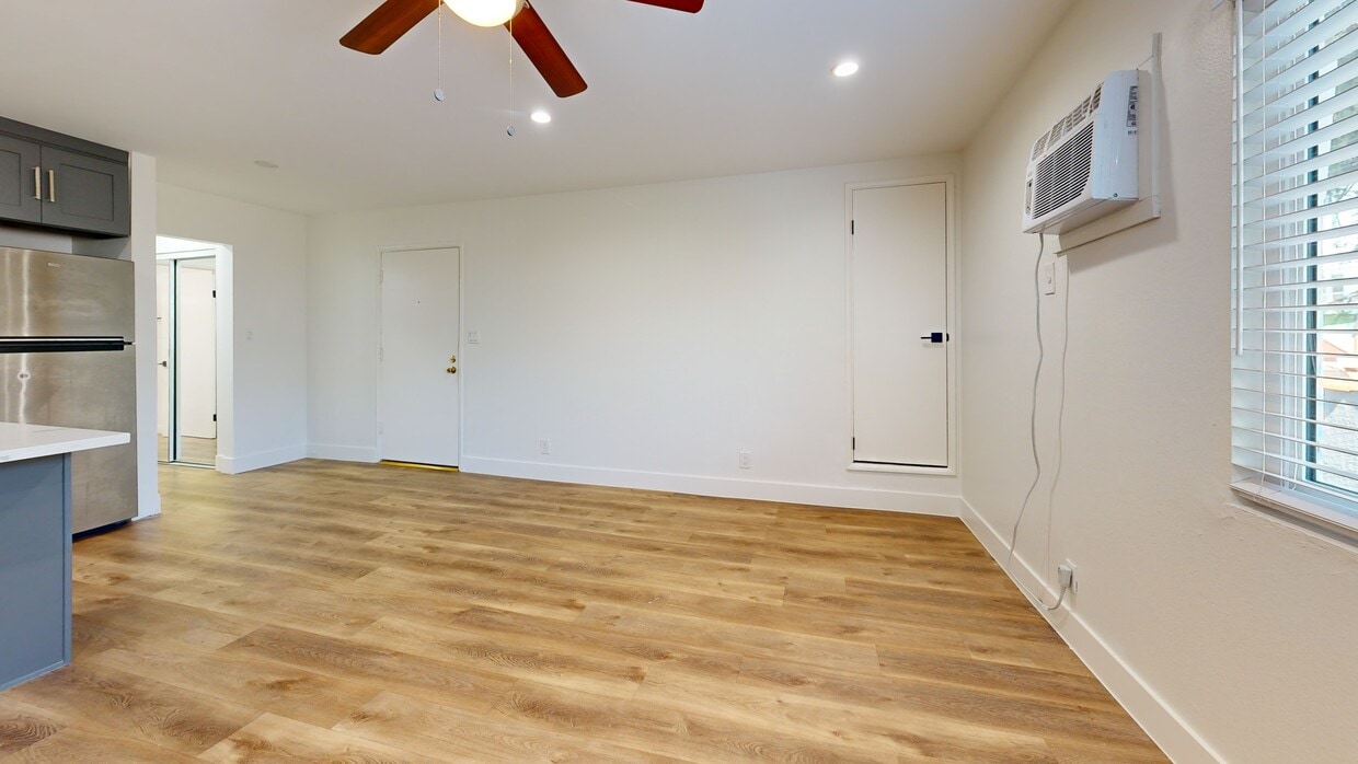 3D Tour - 14628 Delano