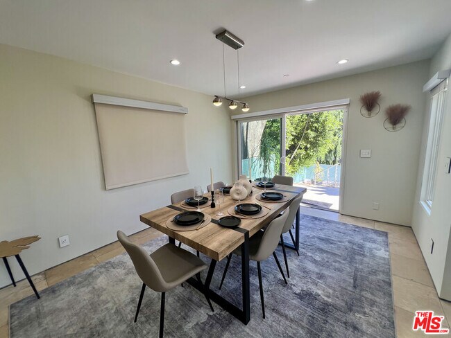 Photo - 3943 Fredonia Dr