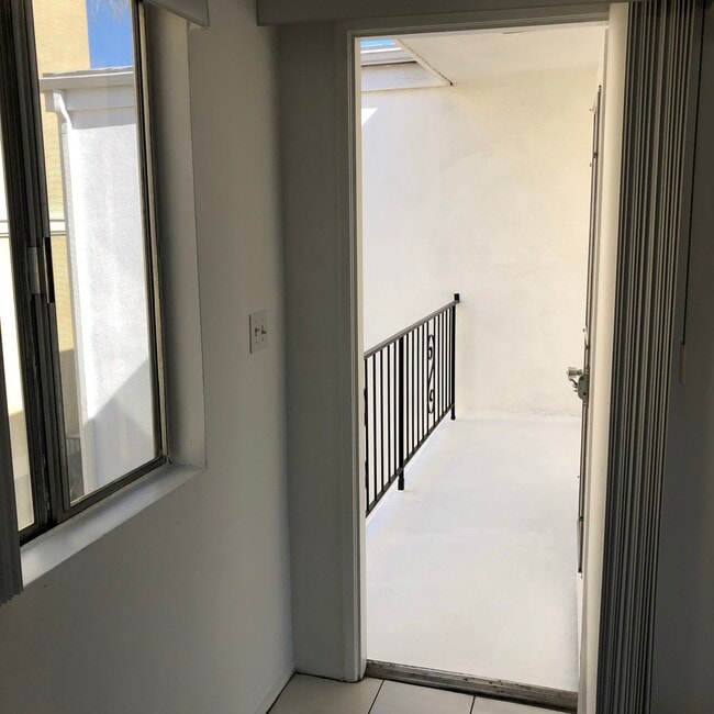 Photo - 1855 Butler Ave