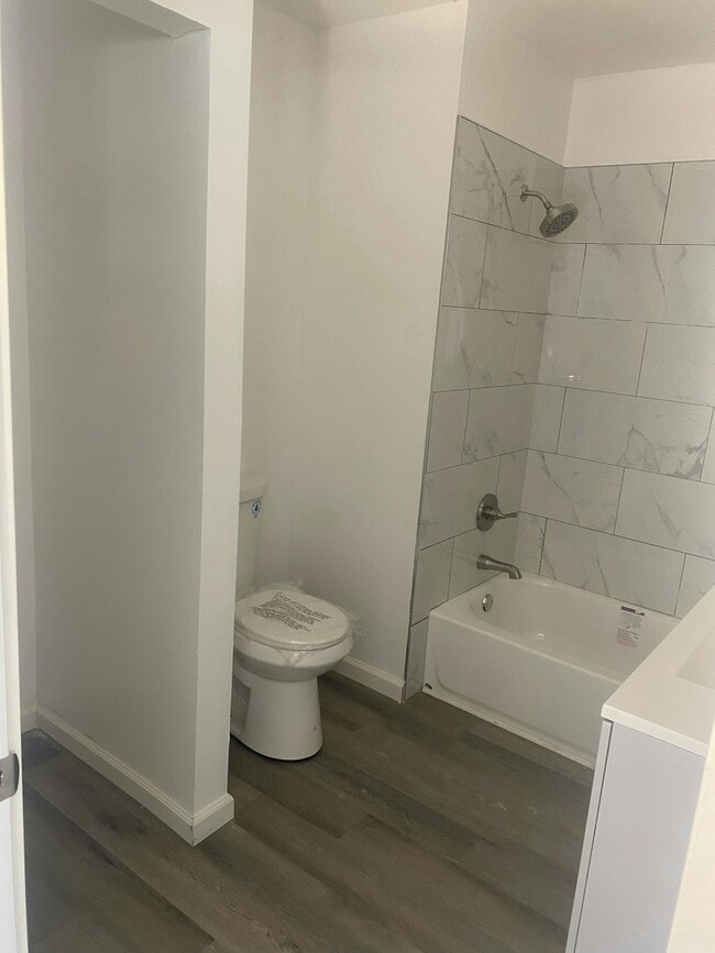 Photo - 4619 S Raymond Ave