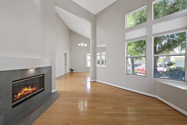 Photo - 1536 Silver St