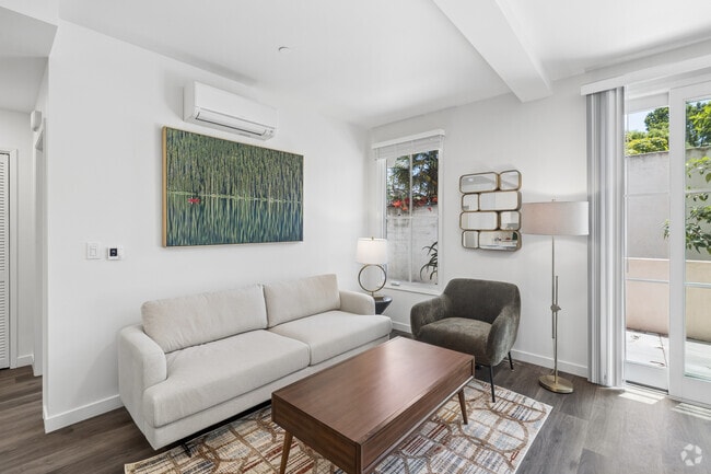 2BR, 2BA - 803SF - Living Room - El Jardin