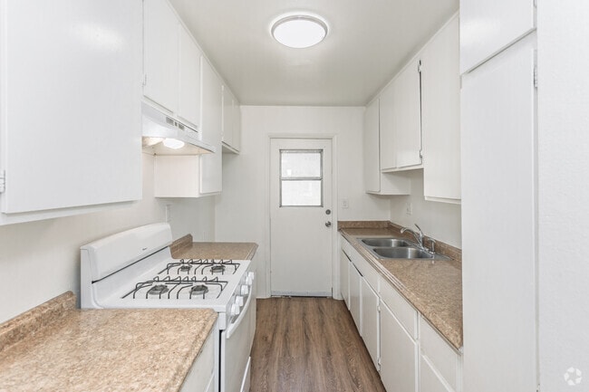 2BR, 2BA - 1,000SF -Kitchen - 1375 Temple Ave.