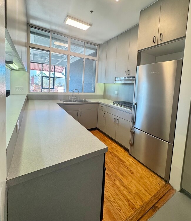 Photo - 2110 Main St