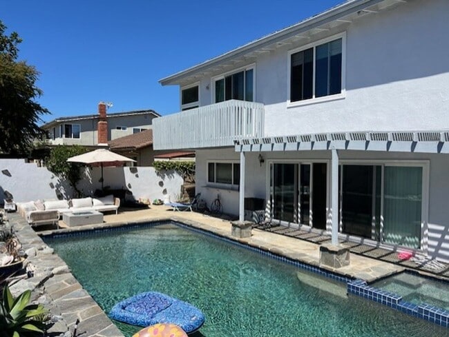 Building Photo - Coastal Elegance Meets Family Comfort in D... Rental