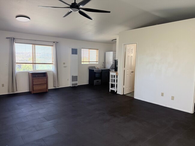 Main space - 572 Plumosa Ave Unit Studio