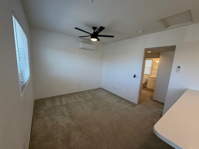 Photo - 1931 S Miller St