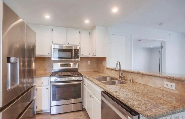 Photo - 450 Stoney Point Way