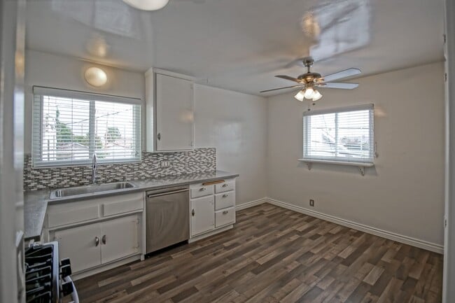 Building Photo - 330 Bungalow Dr Unit A