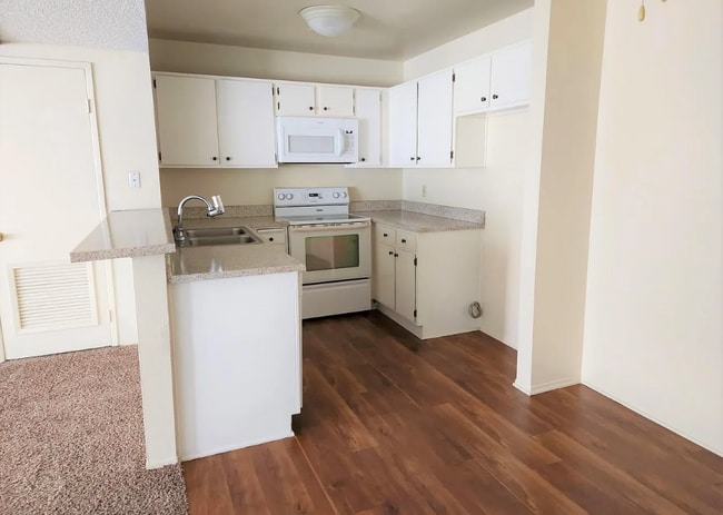 Photo - 2321 Denair Ave Unit 612