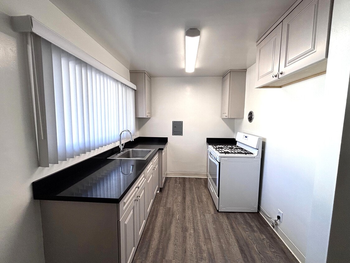 Floor Plan - 2 Bed/ 1 Bath