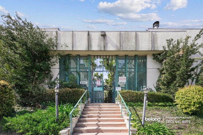 Building Photo - 6509 Kester Ave