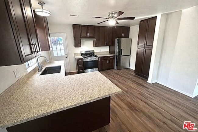 Building Photo - 2531 Manhattan Ave