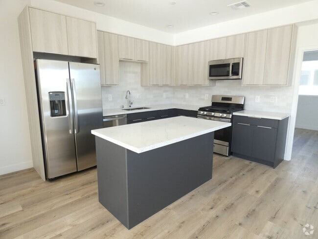 Building Photo - 5522 Barton Ave Unit 5522 1/2 Barton Ave Rental