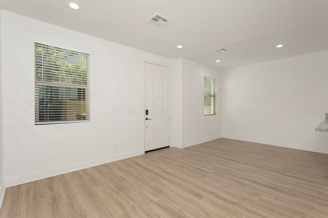 Photo - 2116 Solara Ln Unit -