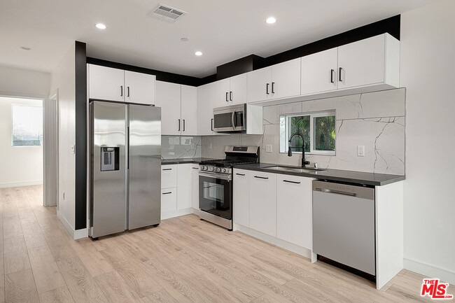 Photo - 5464 Geer Ave