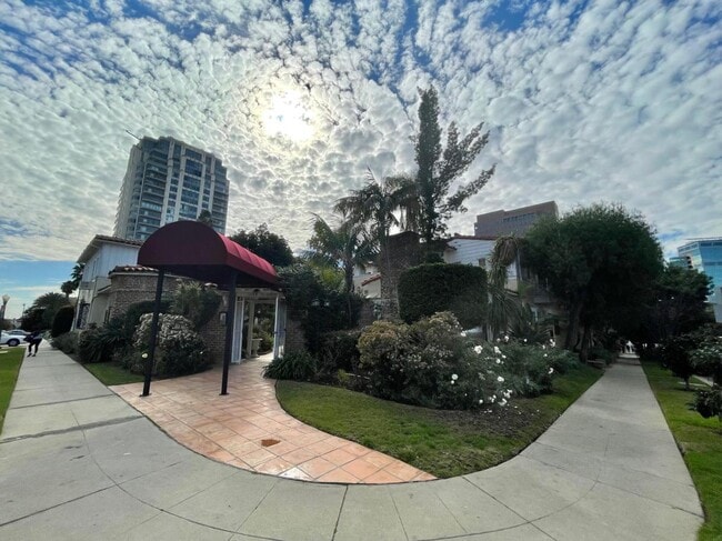 streetview - 10806 Lindbrook Dr