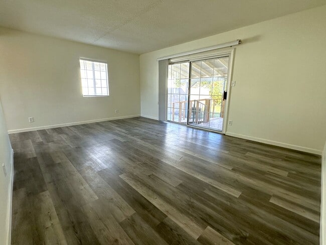 Photo - 10206 Hillview Ave