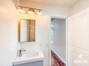 Photo - SD: Studio in City Heights with Granite Kitchen, Ceiling Fan & Private Setting Unit 4043