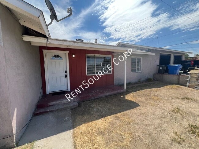 Photo - 1360 1/2 Nancy St-