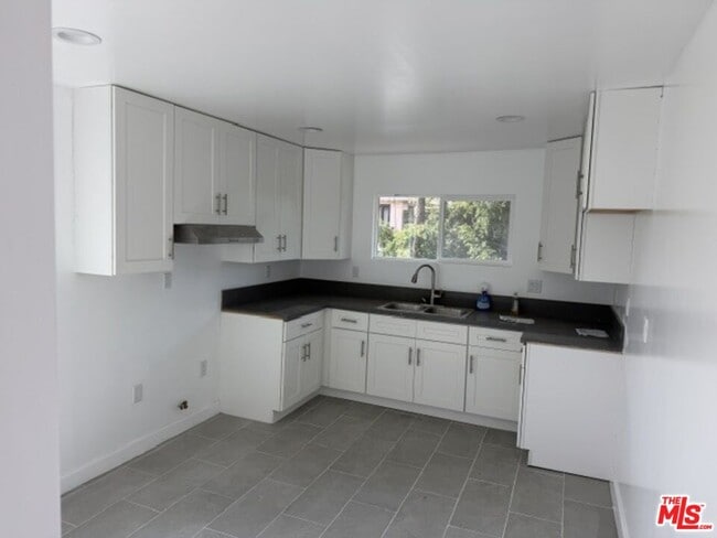 Photo - 1499 W 35th Pl