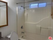 Photo - 954 Fedora St