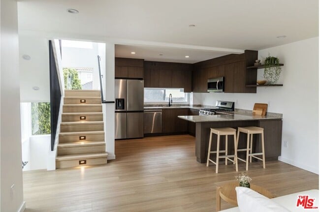 Photo - 843 Mariposa Ave Unit 1