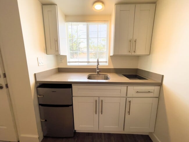Photo - 1213 Dewey Ave Unit 1213 1/2